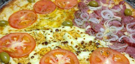 imagem do produto: PIZZAS GRANDE SALGADAS (Escolha 3 sabores)