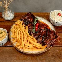 imagemCostelinha Suína ao Molho Barbecue, Arroz, Fritas e Farofa (Serve Até 3 Pessoas)