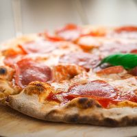 imagemPizza Gigante (40cm) mais refrigerante guara 1,5ml