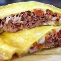 imagemPastel de Queijo, Bacon e Calabresa