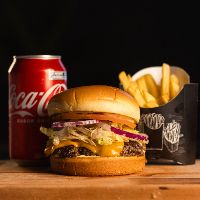 imagemCombo PS Salada + batata Tam P + Coca cola lata 350ml