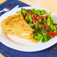 imagemTorta de Frango com salada