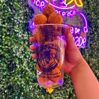 imagemCombo: Copo de Salgado ou Churros (700ml) + Dollynha