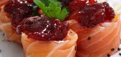 imagem do produto: Sushi de Salmão com Geleia de Morango (6unidades)
