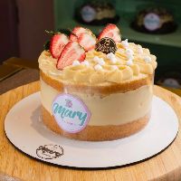 imagemBolo Gourmet Inteiro Ninho com Morango (15 fatias)