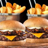 imagemEscolha 2 Burgers + 2 Batatas Canoas