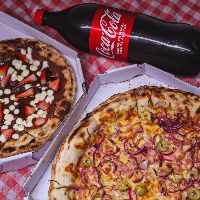 imagemCOMBO - Pizza Grande + Doce Pequena + Ganhe Coca-Cola 1,5l
