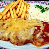 imagemFrango á parmegiana com fritas + Coca-Cola lata 350ml