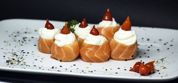imagem do produto: Sushi de Salmão com Pimenta Biquinho (6unidades)