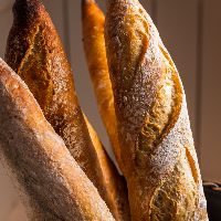 imagem1 Baguete Parmesão + 1 Croissant 